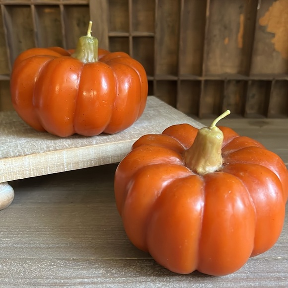 2 | POTTERY BARN Pumpkin Candles - Picture 9 of 9